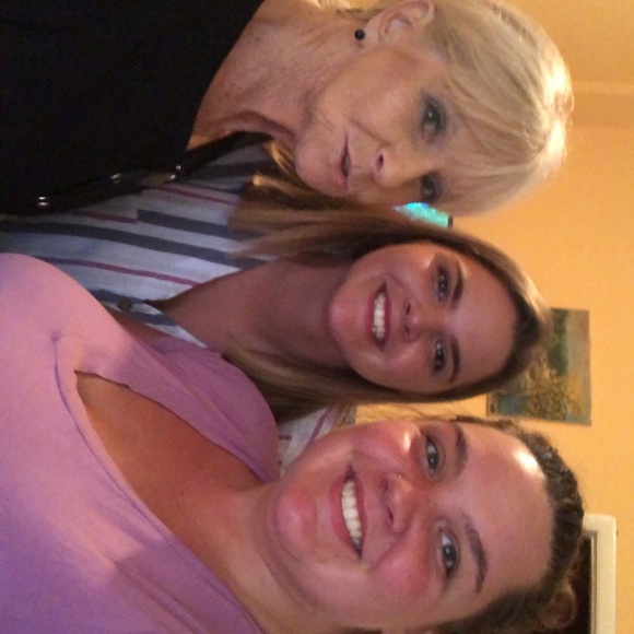 Meet your Posher, Zoie - Picture 3 of 8